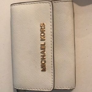 Mikael Kors. Little wallet white